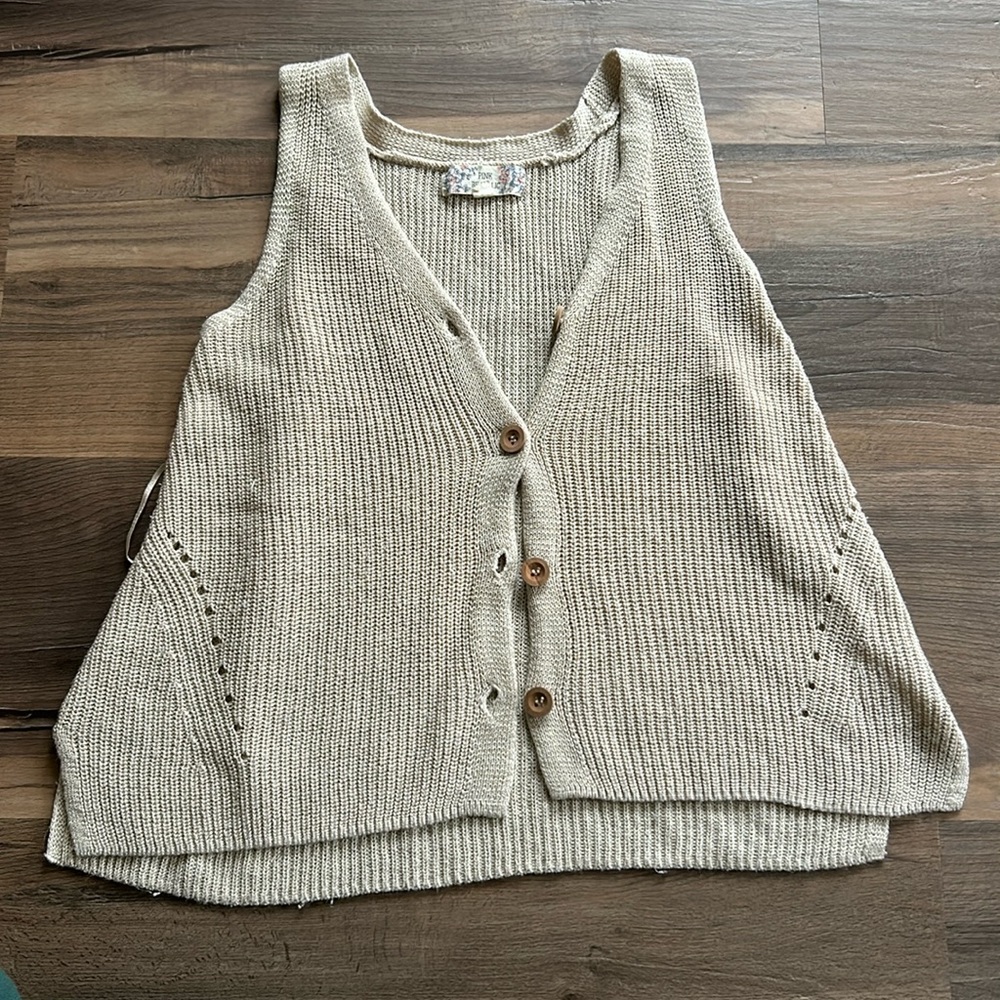 Beige knit vest vintage size medium